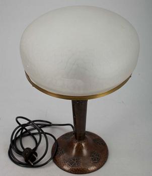 BORDSLAMPA, koppar och glas, 1900-talets första hälft.