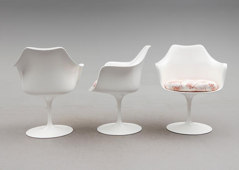 STOLAR, 3 st, "Tulip", Eero Saarinen, Knoll International, 1900-talets andra hälft.