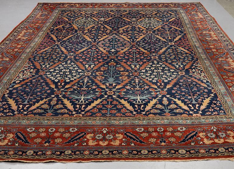 A carpet, antique Tabriz, ca 470 x 312,5 cm.