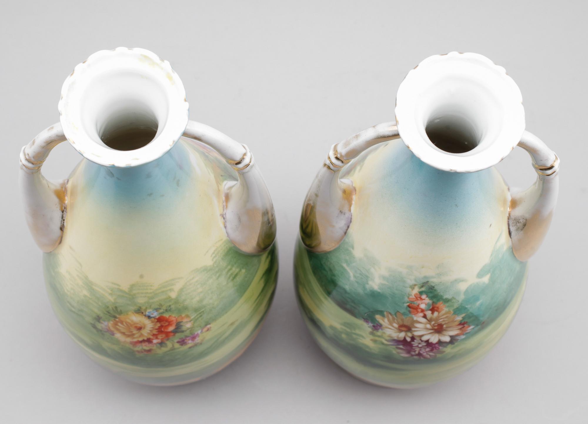 LOCKURNOR, 2 st, porslin, Victoria, Österrike, 1900-talets första hälft.