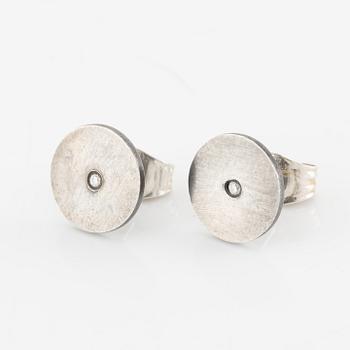 Hedvig Westermark, ett par örhängen, silver med diamanter.
