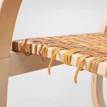 Alvar Aalto, fåtölj, modell 406, Artek, 1900-talets andra hälft.