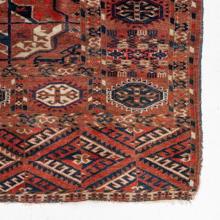A carpet, antique/semi-antique, Tekke, c. 319 x 202 cm.