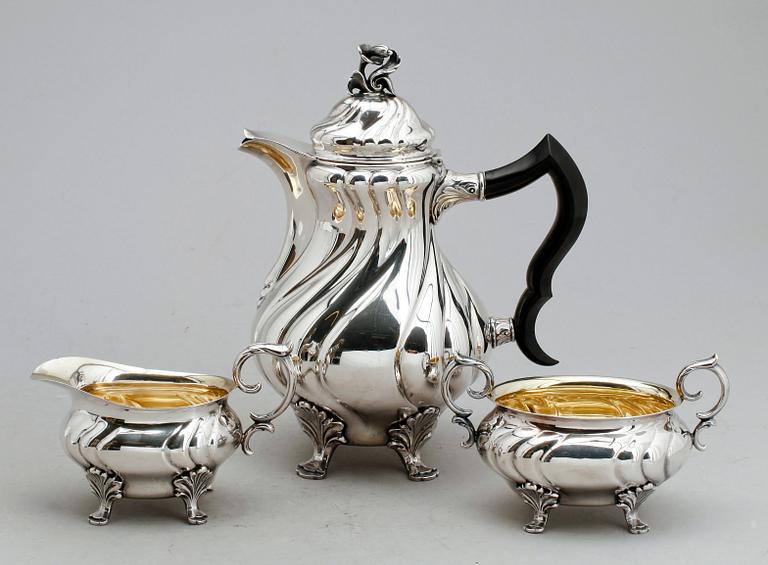 KAFFESERVIS, 3 delar, silver, CG Hallberg, Stockholm 1955/56. Vikt ca 1214 g.