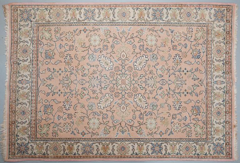 MATTA, orientalisk. Ca 236x165 cm.