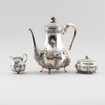 KAFFESERVIS, 3 delar, silver, 1900-talets första hälft. Vikt ca 1287 gram.