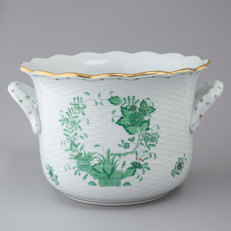 48 pieces of porcelain tableware from Herend, model "Indian Basket", 20th century.