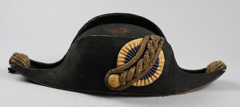 BICORNE, kustartilleriet, 1800-tal.