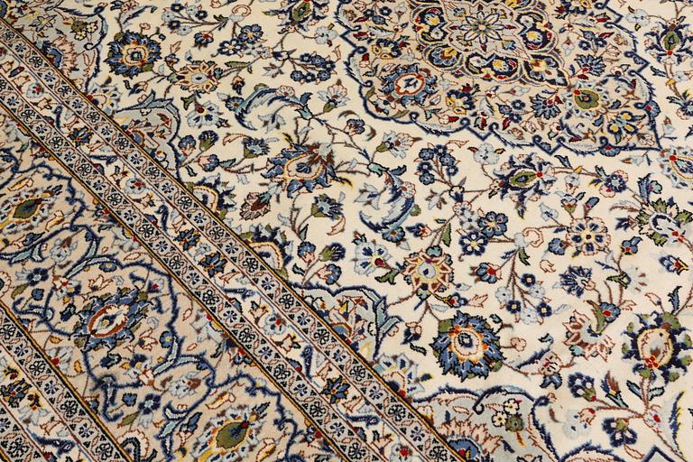 A Keshan carpet, 347 x 245 cm.