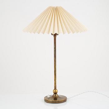 Josef Frank, bordslampa, modell 2569, Firma Svenskt Tenn.