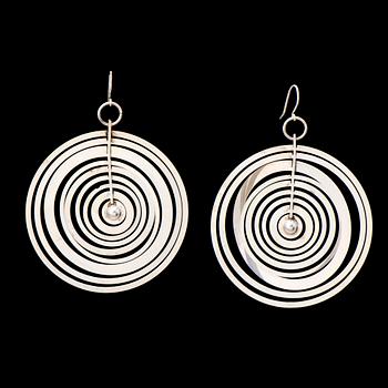 A PAIR OF TAPIO WIRKKALA EARRINGS, "Silver moon", silver. Kultakeskus, 1971.