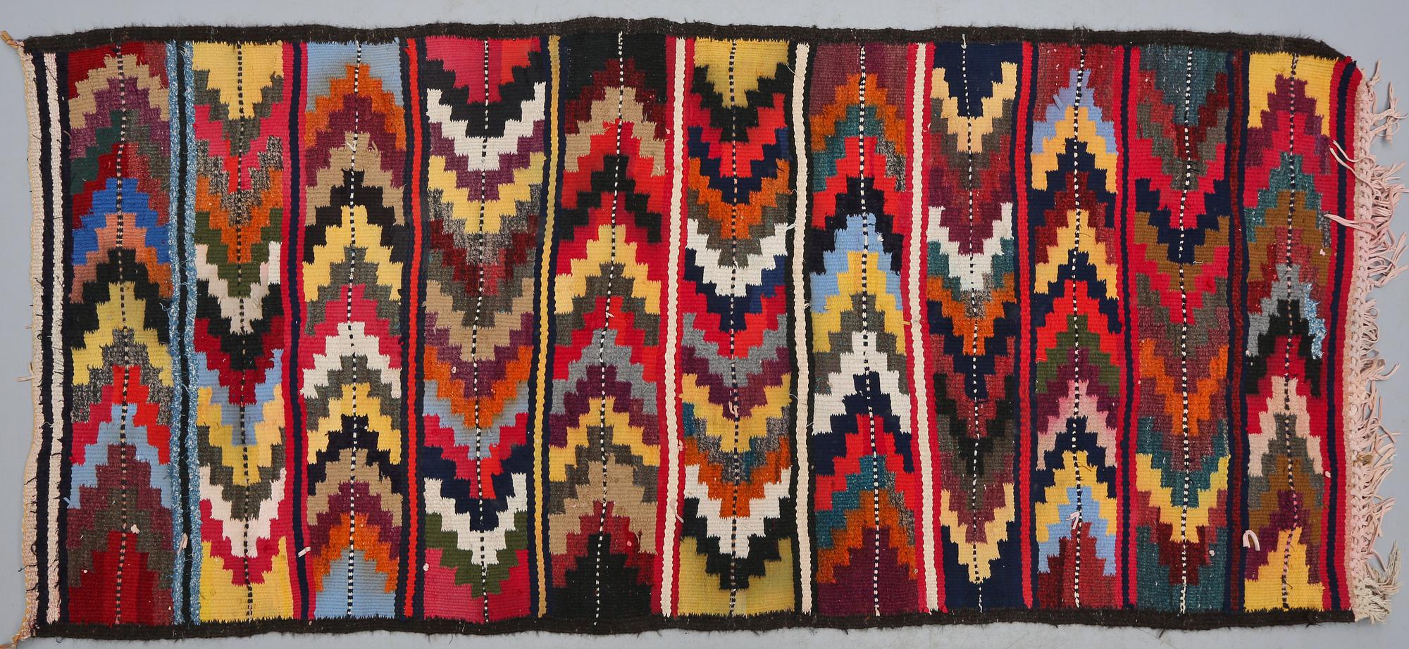 MATTA, Kelim, modern tillverkning, ca 255 x 117 cm.