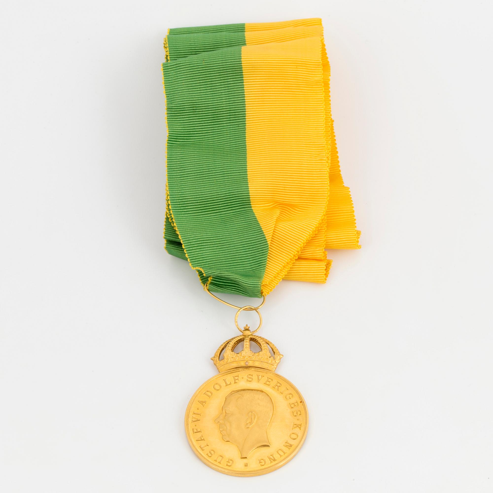 KUNGLIGA PATRIOTISKA SÄLLSKAPET, guldmedalj för lång och trogen tjänst.