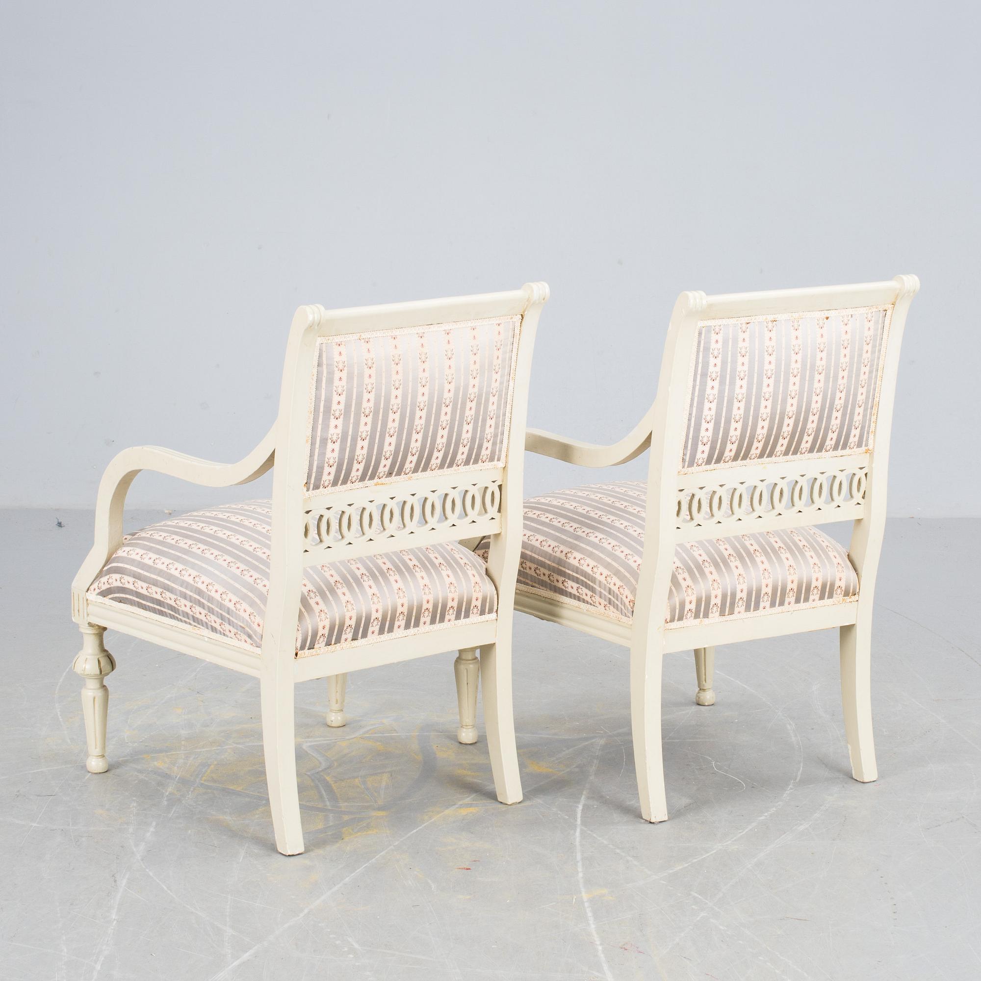 KARMSTOLAR, ett par, gustaviansk stil, 1800-talets slut.