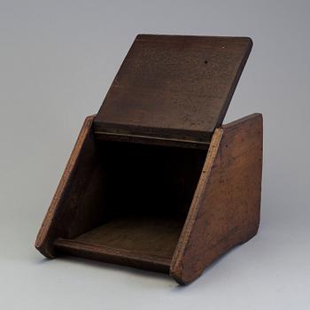 KOLBOX / VEDBOX, England, 1800-tal.