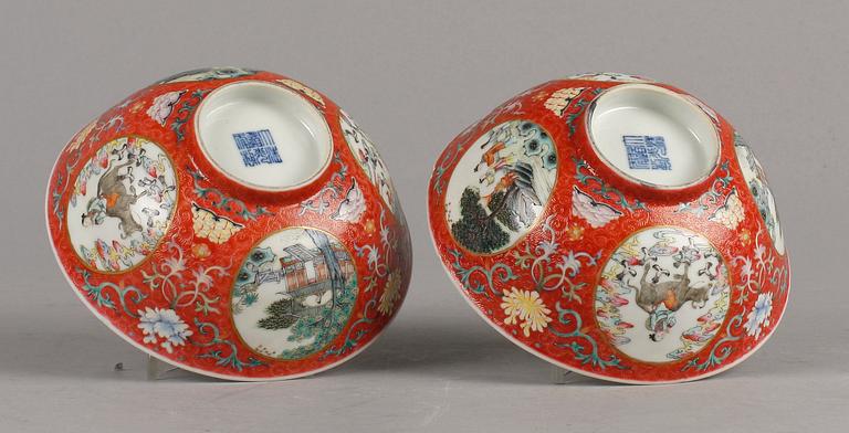 A pair of famille rose sgrafitto bowls, early 20th Century.