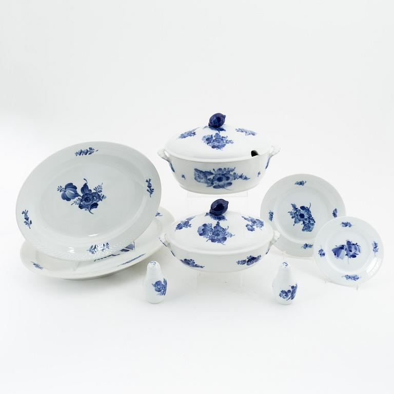 Royal Copenhagen, servisdelar, 18 st, "Blå Blomst",