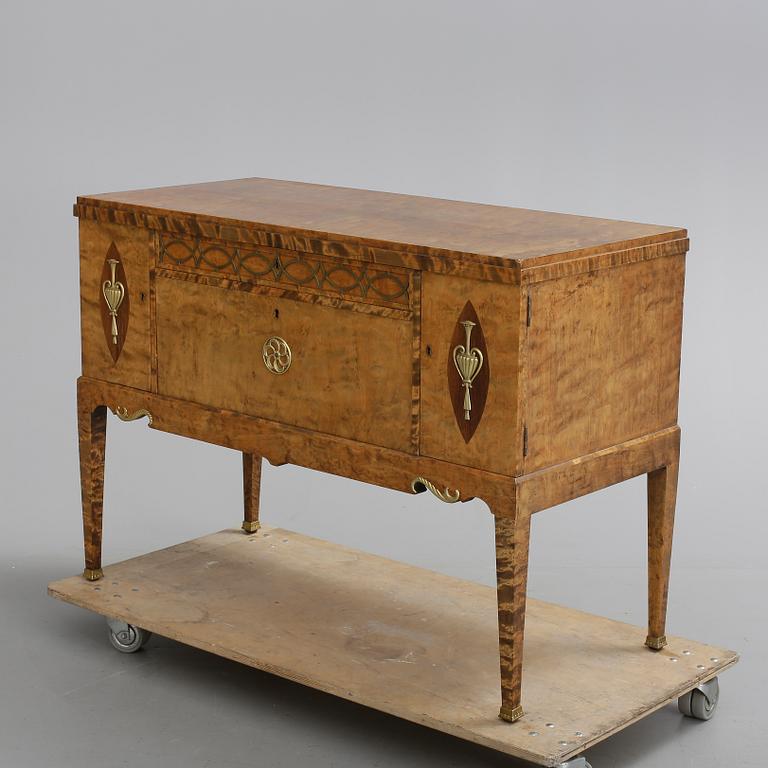 SIDEBORD, gustaviansk stil, 1920-30-tal.