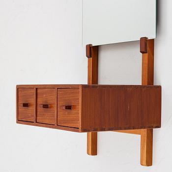 Uno & Östen Kristiansson,  hallmöbel/spegel med hylla, 1960/70-tal.