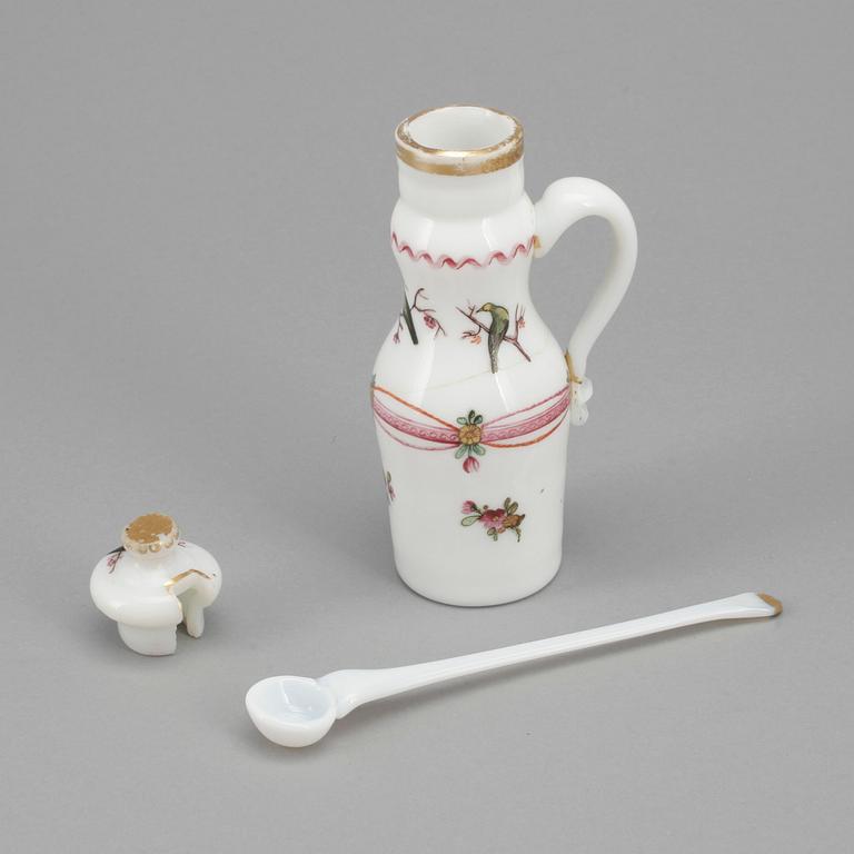 OPALGLAS, 3 delar, omkring år 1800.
