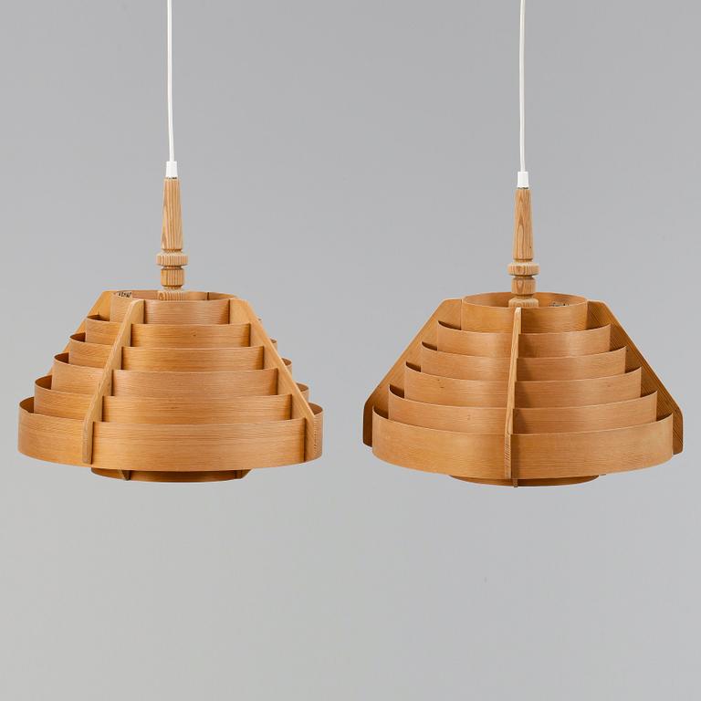 TAKLAMPA, ett par, design Hans-Agne Jakobsson, etikettmärkta Ellysett, Markaryd, 1900-tal.