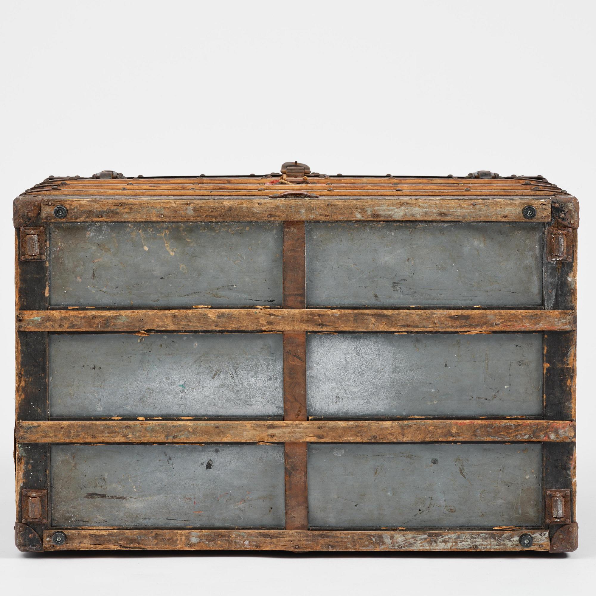 Louis Vuitton suitcase, late 19th century.
