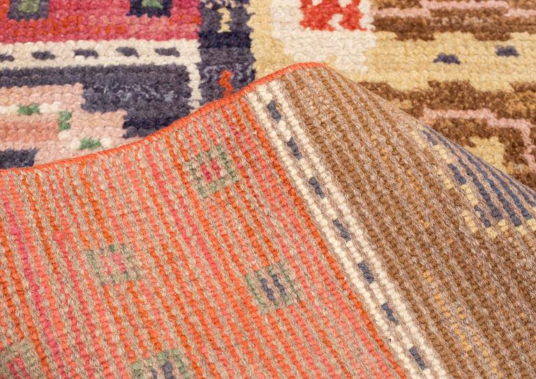 Märta Måås-Fjetterström, matto, "Tornet", knotted pile, ca 298-304,5 x 202,5-205,5 cm, signed AB MMF.