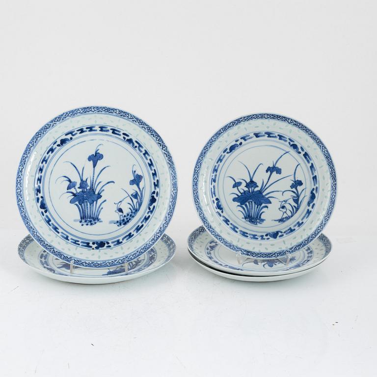 A set of seven Chinese blue and white plates, late Qing dynasty/around 1900.