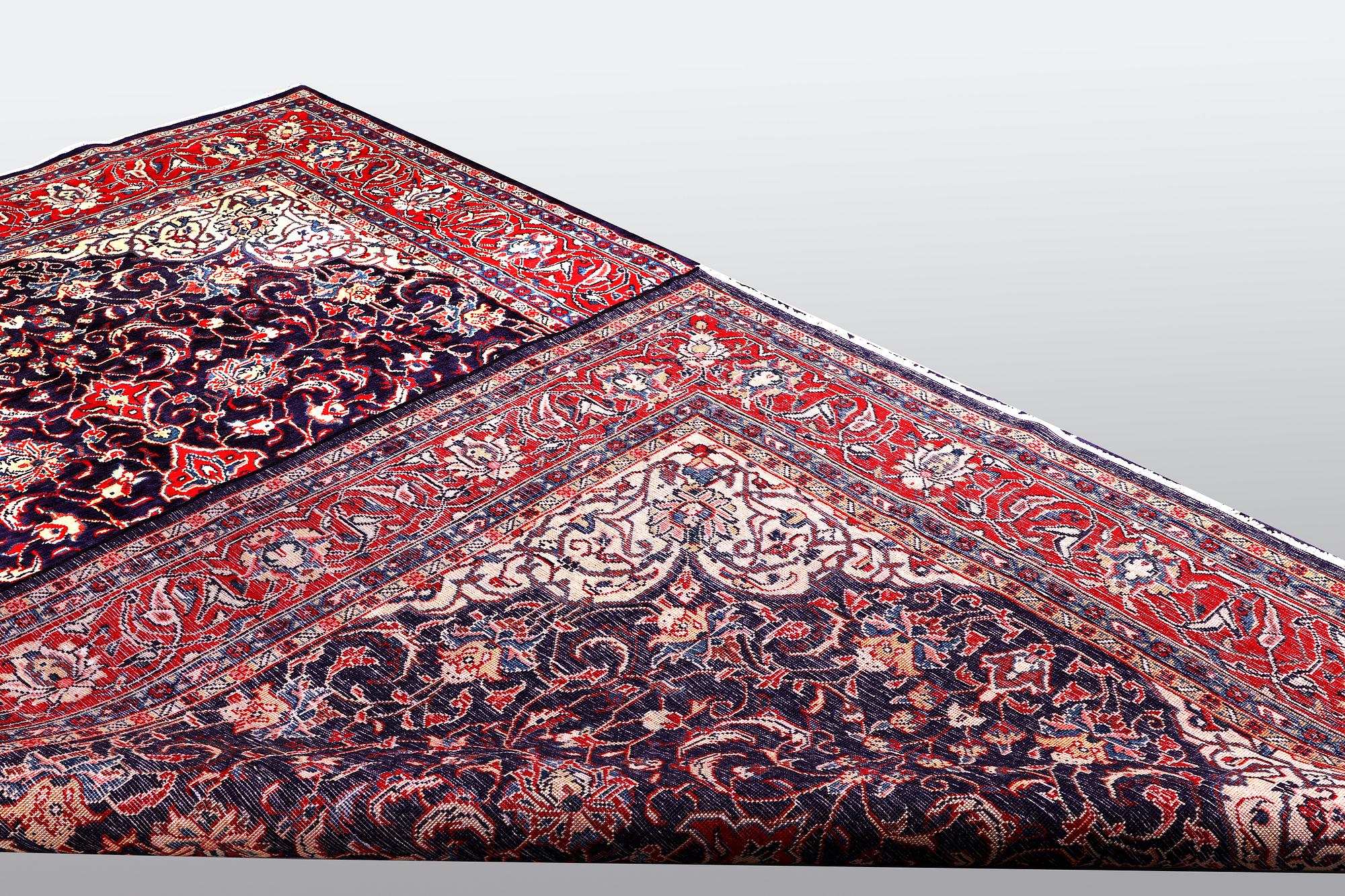 A carpet, Sarouk, ca 342 x 214 cm.