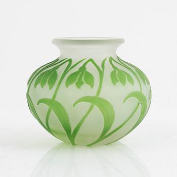 Karl Lindeberg, vase, cased glass, Kosta, Art Nouveau, early 20th century.