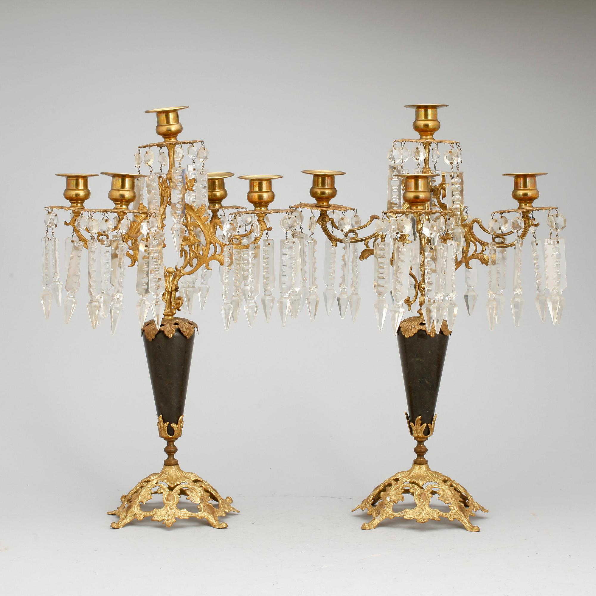 KANDELABRAR, ett par, gulmetall, oscarianska, sent 1800-tal.