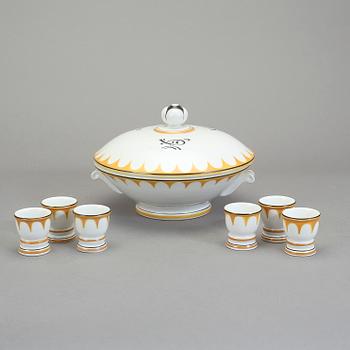 ÄGGTERRIN med ÄGGKOPPAR, 6 st, porslin, Arthur Percy, Gefle, 1900-tal.