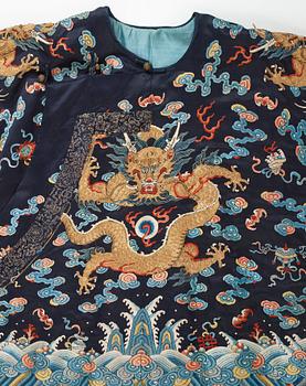 A Chinese robe, embroidered silk. Qing dynasty (1644–1911).