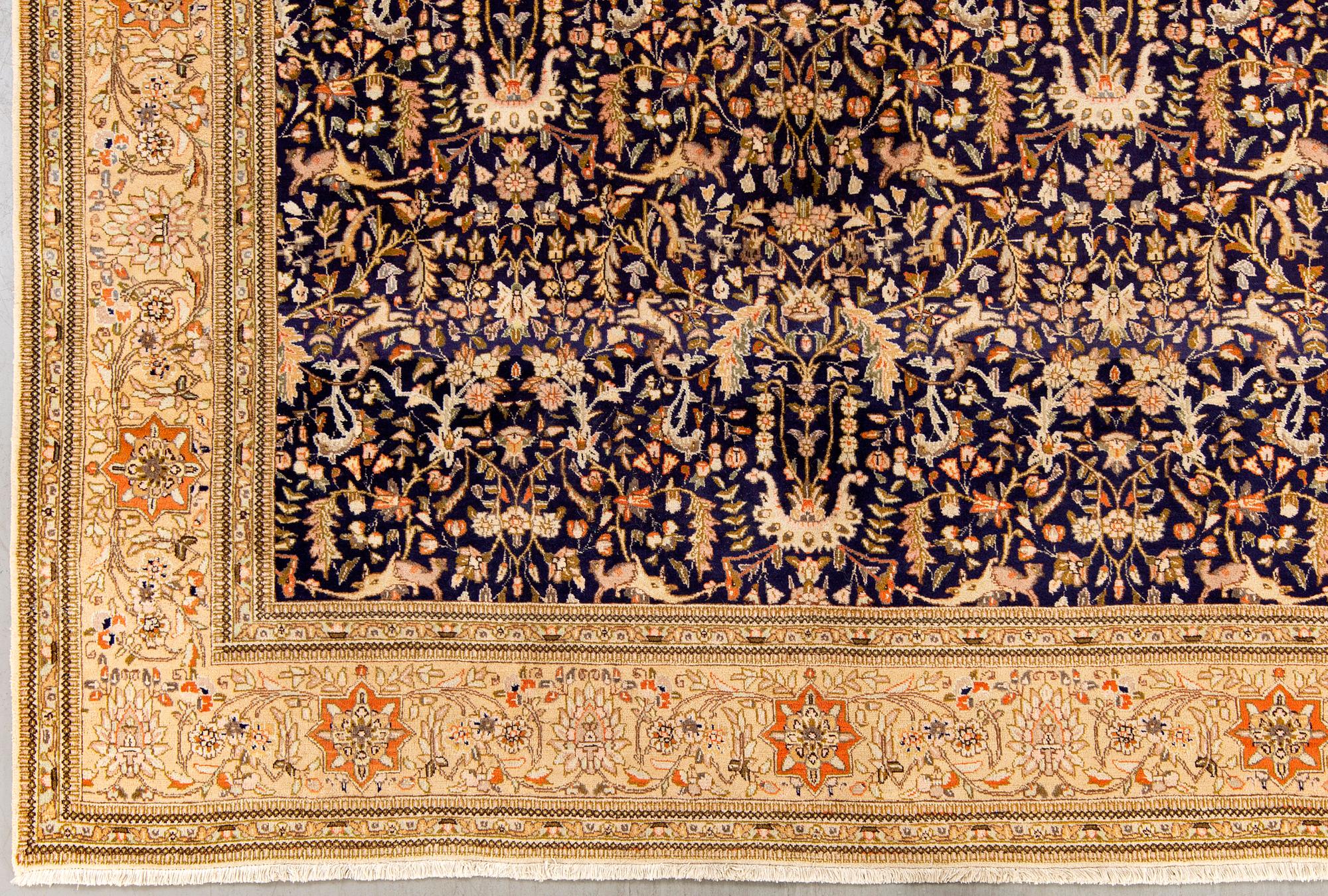 A semiantique Tabriz/Tabatabaei ca 361x288 cm.