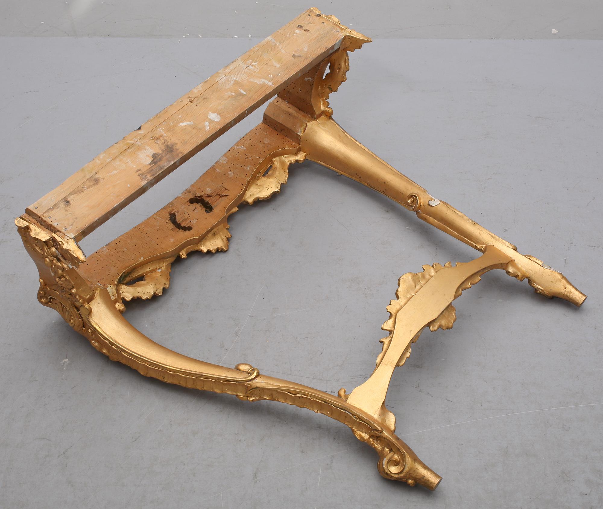 SPEGEL och KONSOLBORD, nyrokoko, 1800-talets slut.
