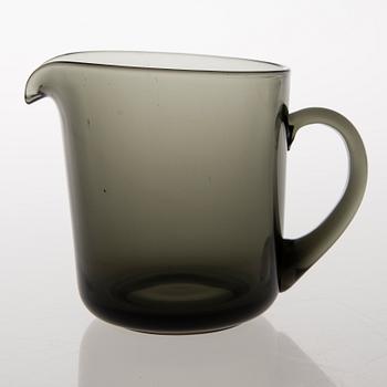 A glass jug 5601 and a bowl by Kaj Franck and seven  glasses from Nuutajärvi, Mid and latter half of the 20th Century.