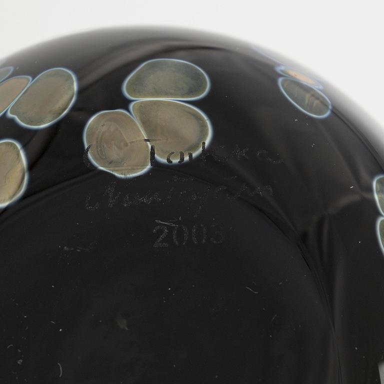 Oiva Toikka, An annual glas bird, "Wildwood cuckoo" and egg, signed O. Toikka Nuutajärvi 2003.