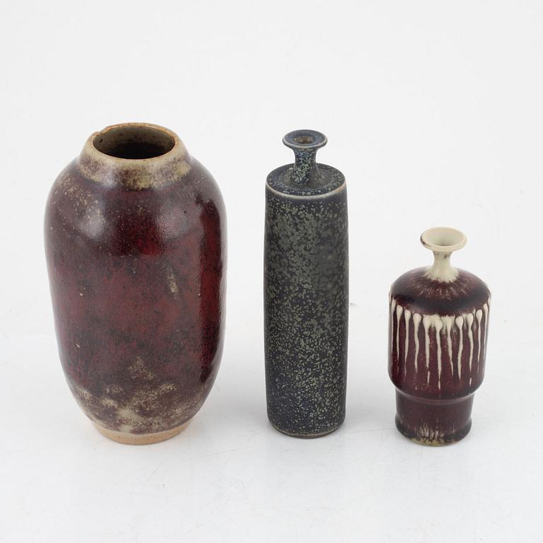 Rolf Palm, vaser, 2 st., Mölle, samt Hag Nilsson, vas, Höganäs.