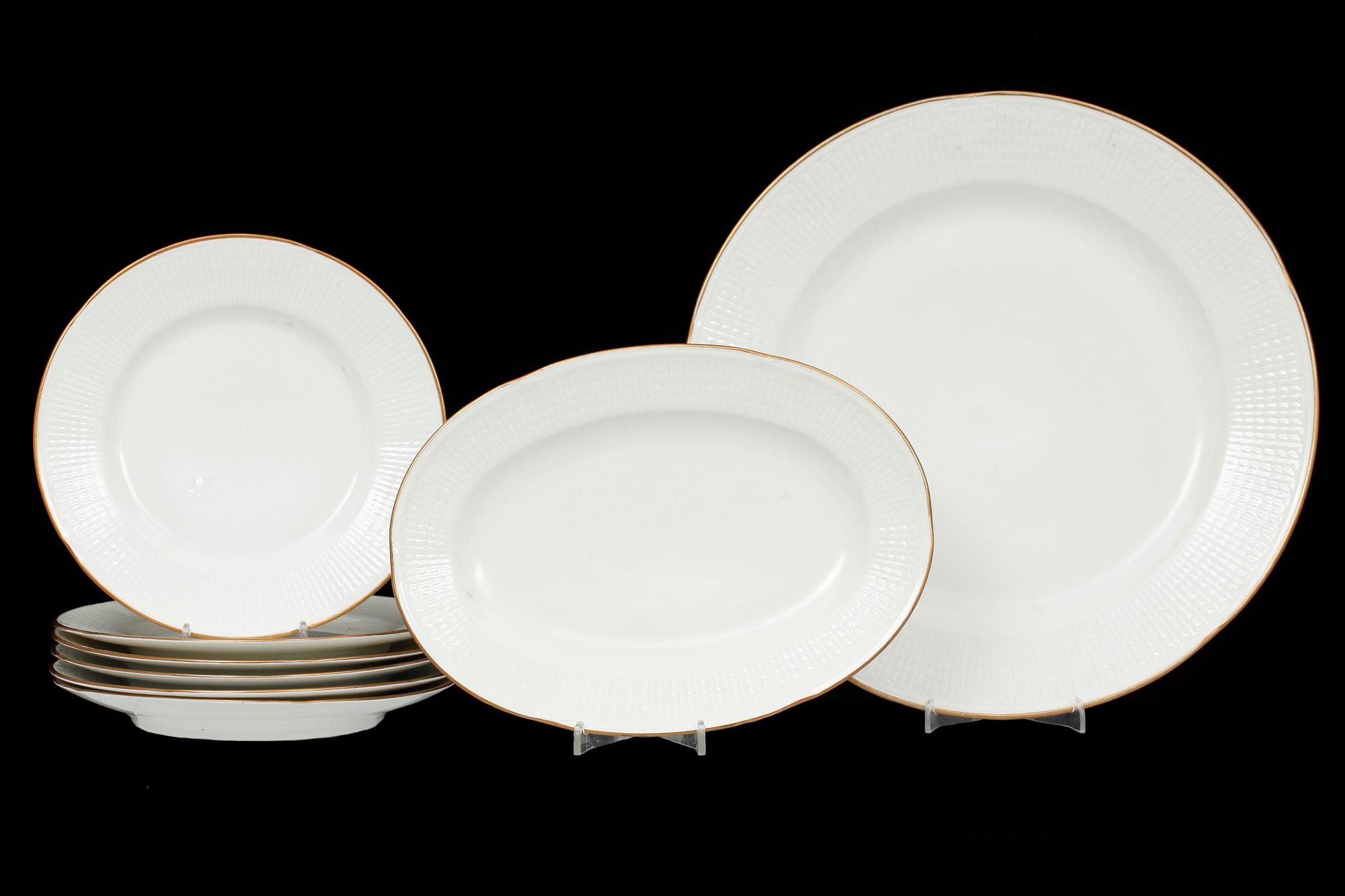 SERVISDELAR, ca 30 delar, porslin, "Swedish grace". Rörstrand, design Louise Adelborg.
