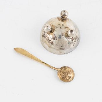 Gustaf Möllenborg, six gilded salt cellars with spoons in a case, Stockholm, Sweden, 1898-1900.