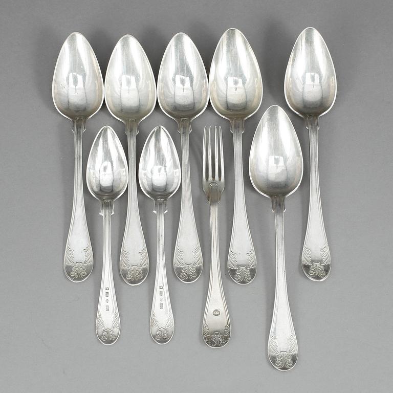 SILVERBESTICK, 9 delar (3+3+2+1), bl.a Hans Georg Tillström, Stockholm, 1839. Total vikt ca 325 gram.