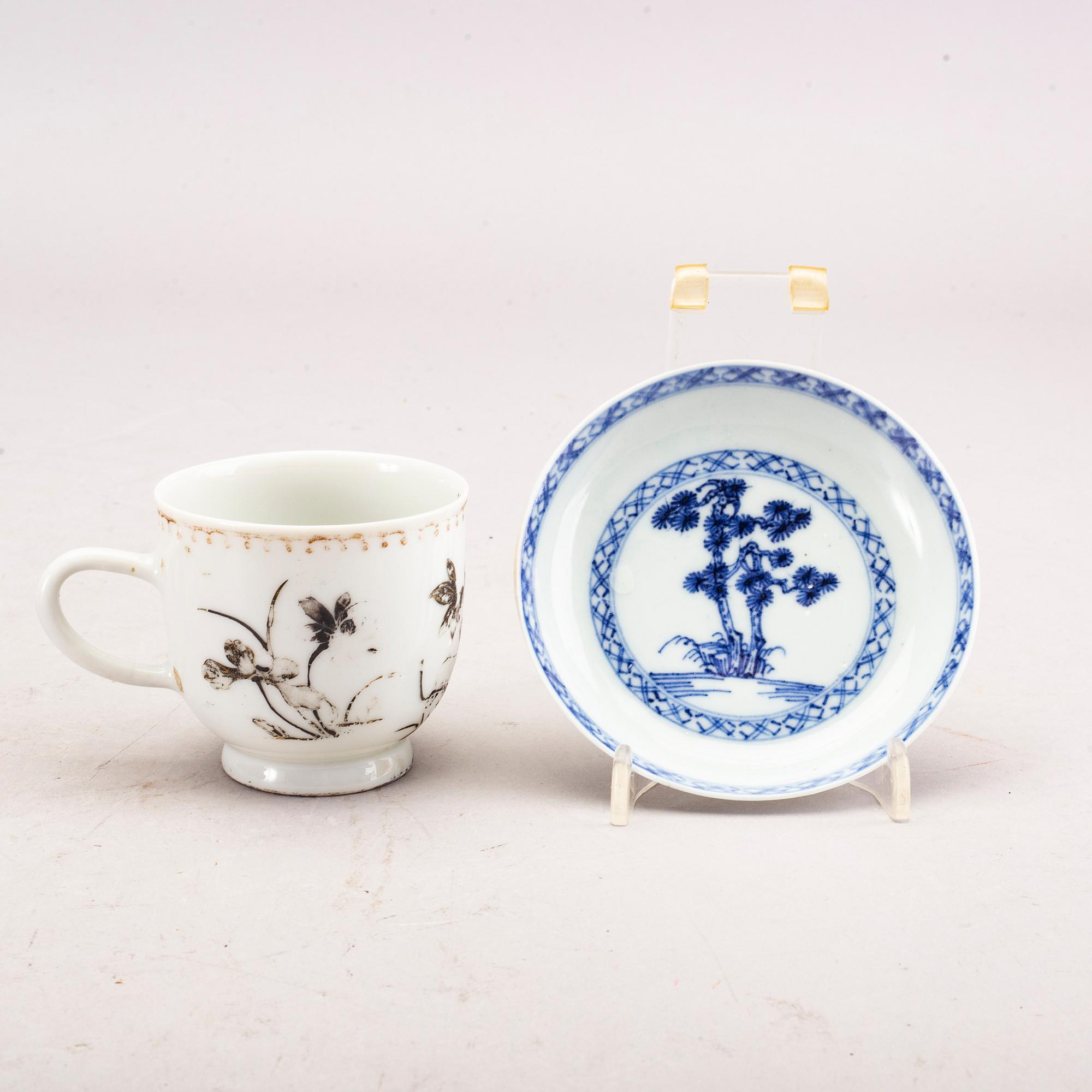 A set of 2 bowls, 2 plates and 2 cups and 2 saucers China Qianlong.