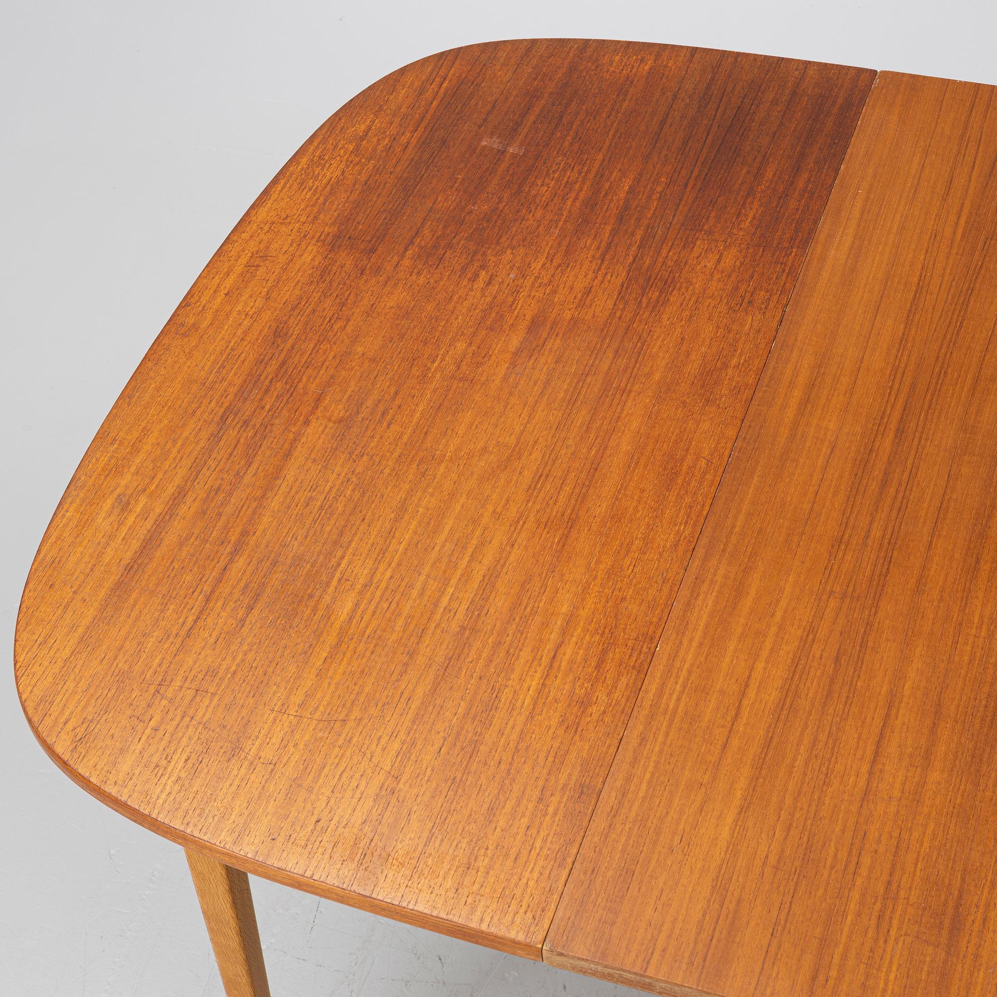 Dining table with four chairs, 1950s/60s.