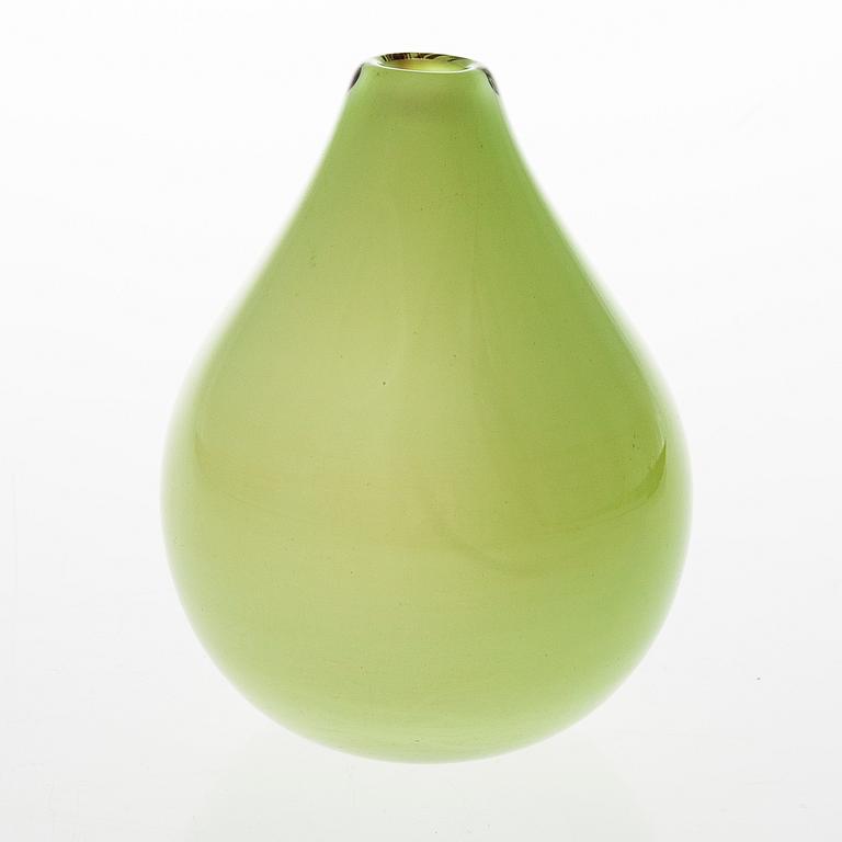 TAPIO WIRKKALA Pear 3278 art glass, signed Tapio Wirkkala Iittala.