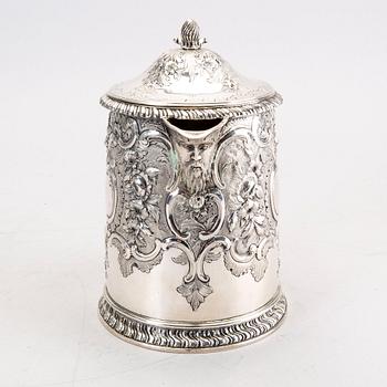 A Scottish silver jar, Edingburgh 1773, unidentified maker's mark.