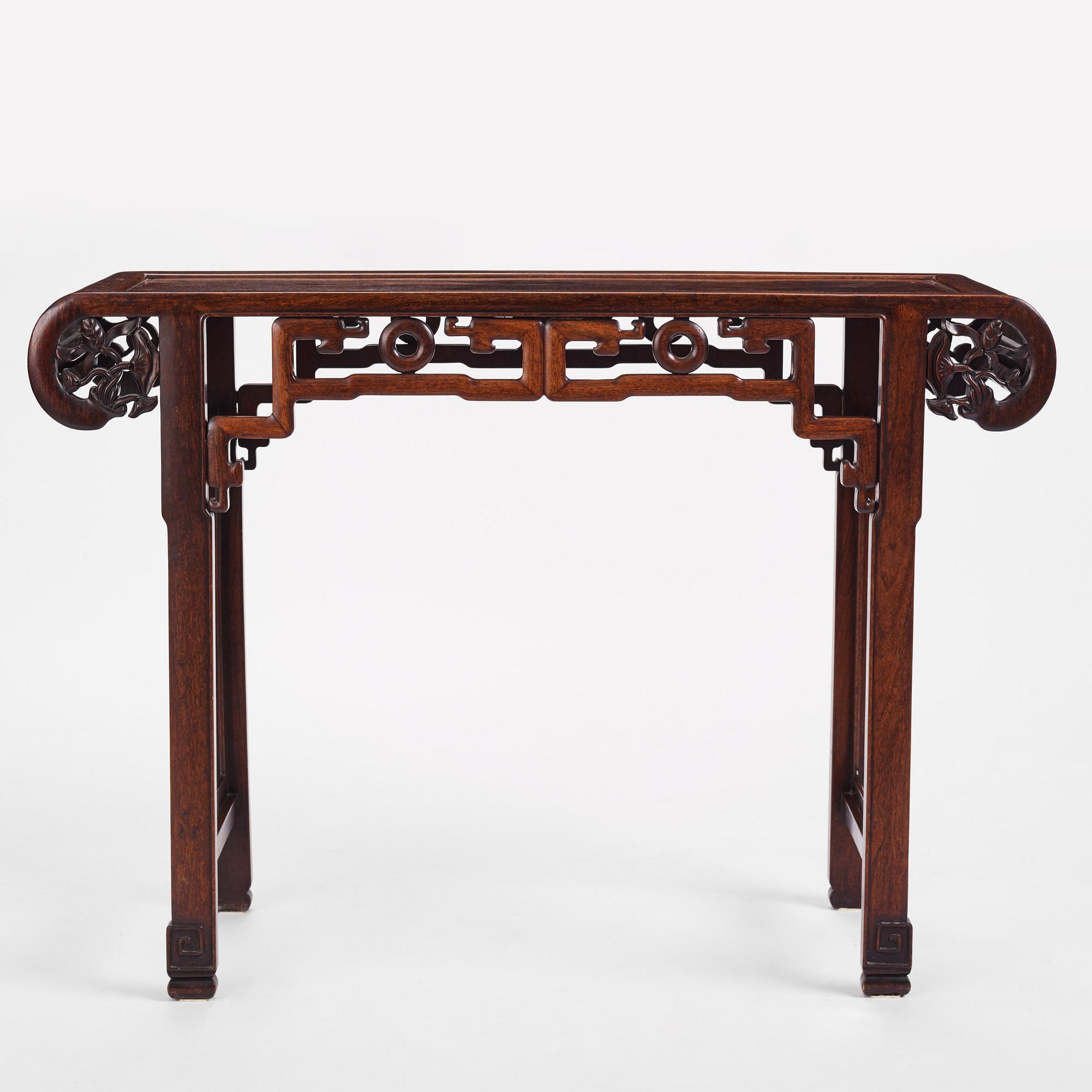Altarbord, hardwood. Sen Qingdynasti.