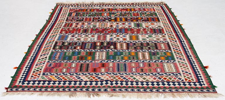 Carpet, Kelim, Iran, semi-antique, approx. 300 x 175 cm.