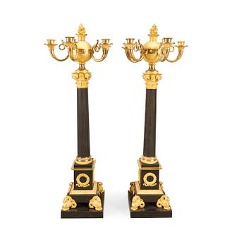 A PAIR OF CANDELABRAS. ПАРА КАНДЕЛЯБРОВ.