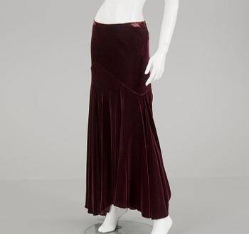 A skirt by Ralph Lauren , in size 4(USA).