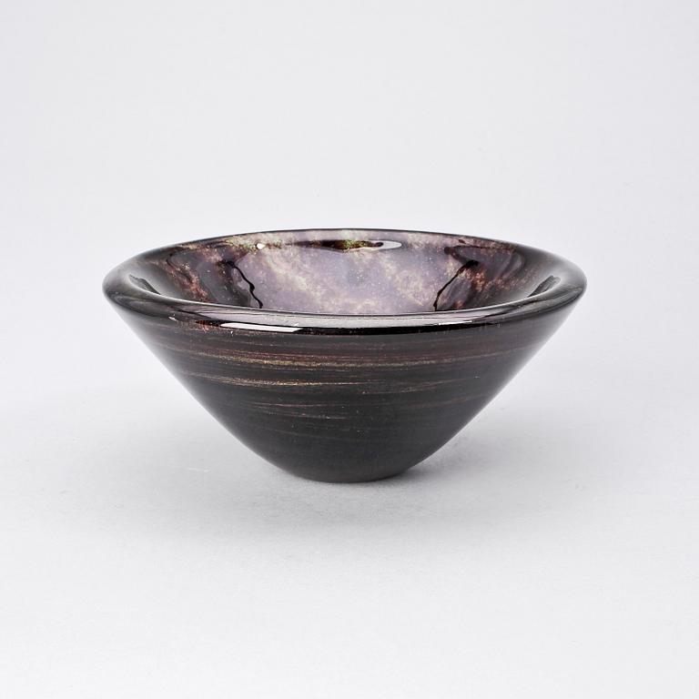SKÅL. Glas. Härdsmälta. E Hald, Sandvik.